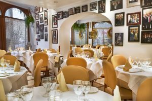 Signor Sassi, Knightsbridge