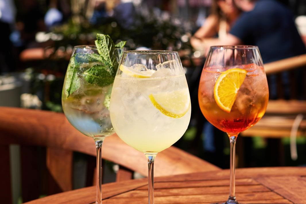 Easy 3 Ingredient Italian Spritz Recipe & Guide