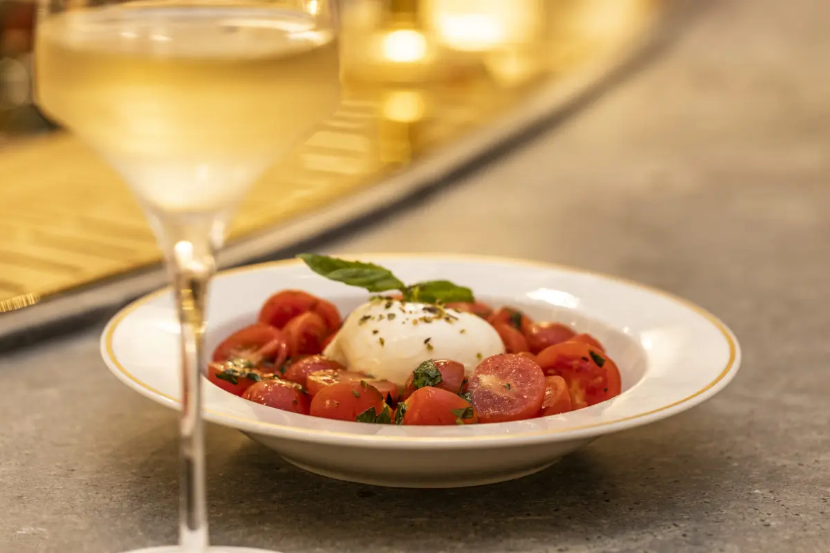 A Guide to the Best Italian Cheese & Wine Pairings